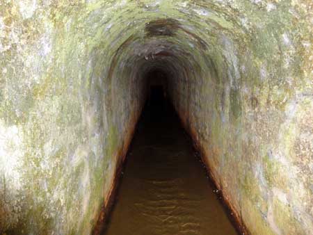 Tunnel de vanne de fond