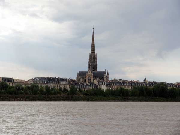 Bordeaux vue du fleuve