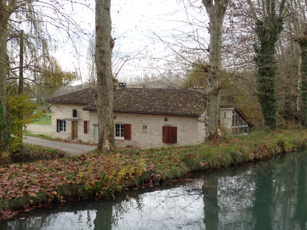 Une maison sous le canal de La Garonne